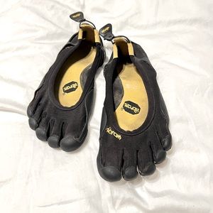 Vibram running shoes- W41 (US10)